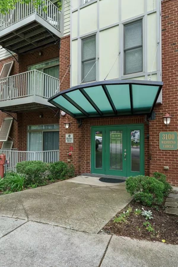 Nashville, TN 37203,3100 W End Cir #102