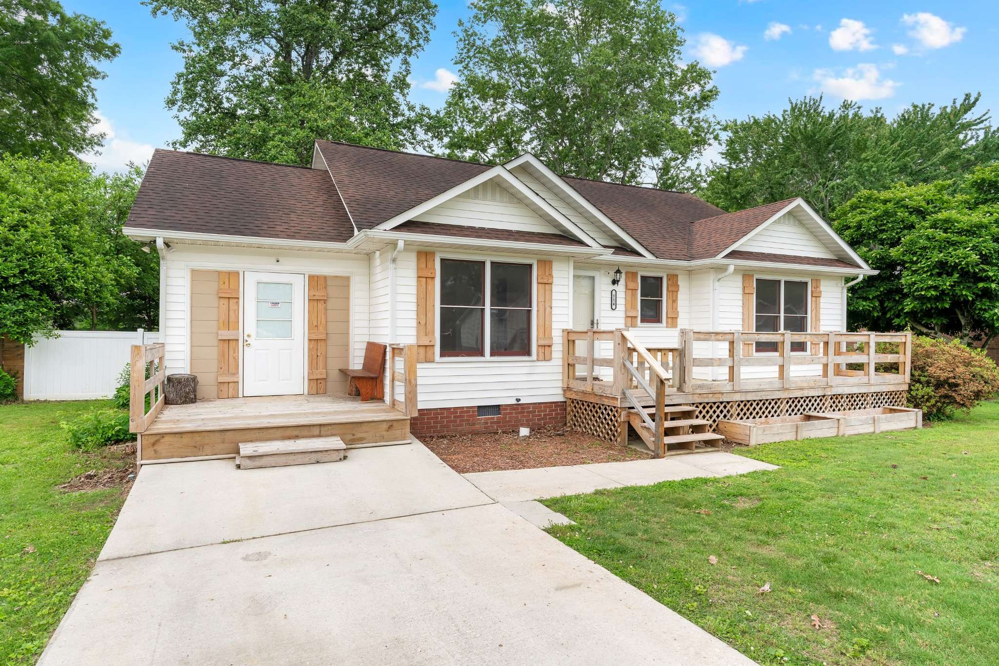Tullahoma, TN 37388,114 Bradbury Ct