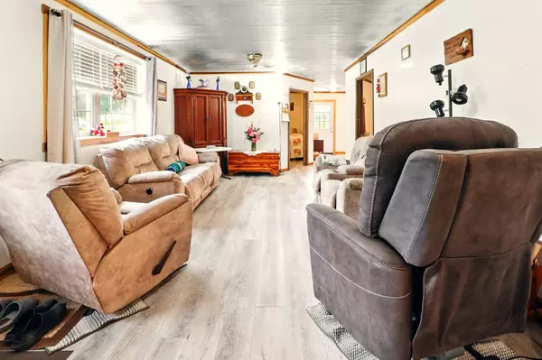 1142 Maxwell Rd, Belvidere, TN 37306