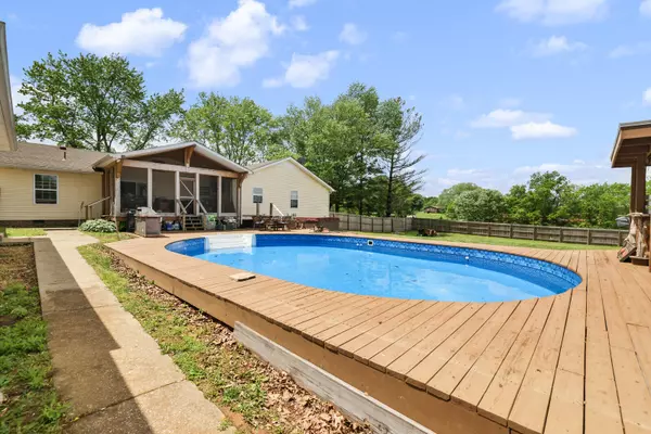 335 Jim Courtney Rd, Portland, TN 37148