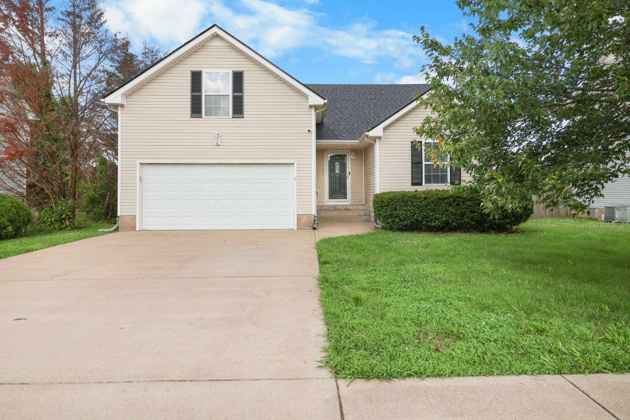 3685 S Jot Dr, Clarksville, TN 37040