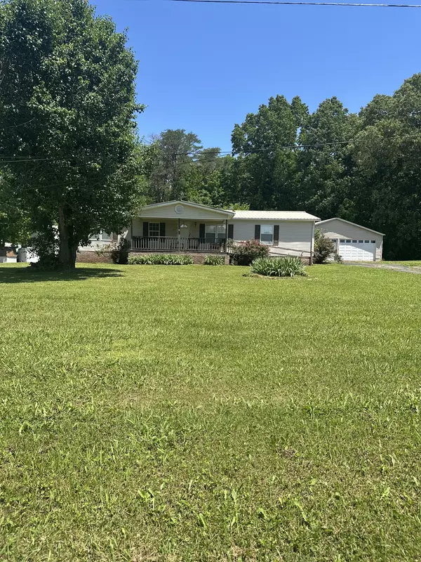 301 Shirley Bates Dr, Clifton, TN 38425