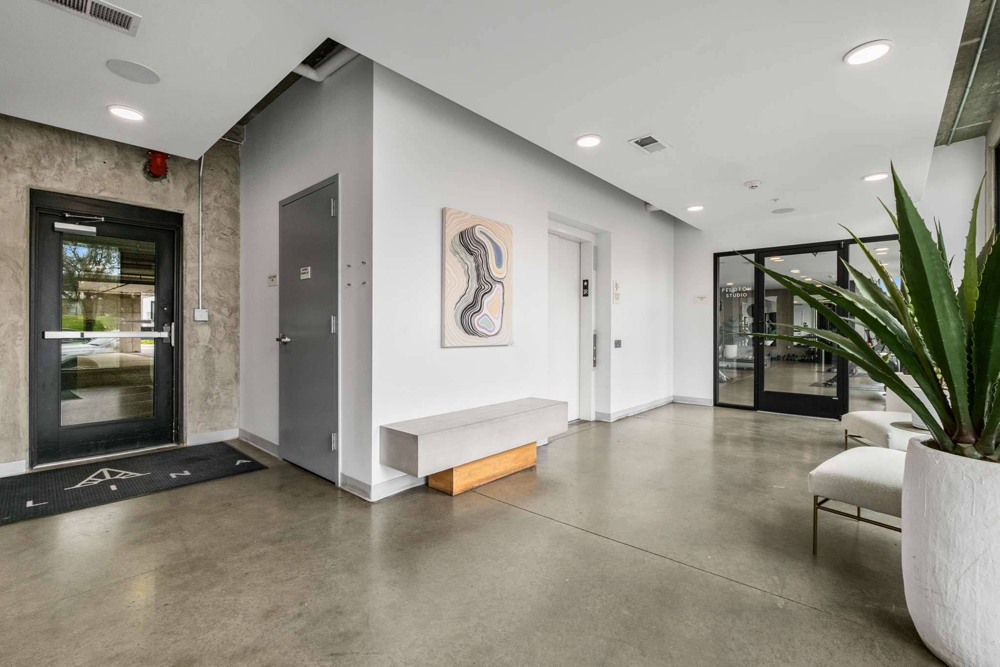 Nashville, TN 37203,806 Olympic St #301