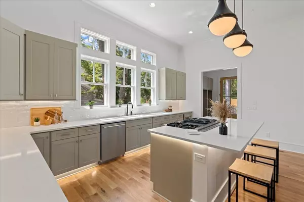 1707 Hillmont Dr, Nashville, TN 37215