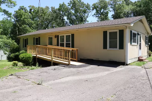 Paris, TN 38242,90 Laurel Ln