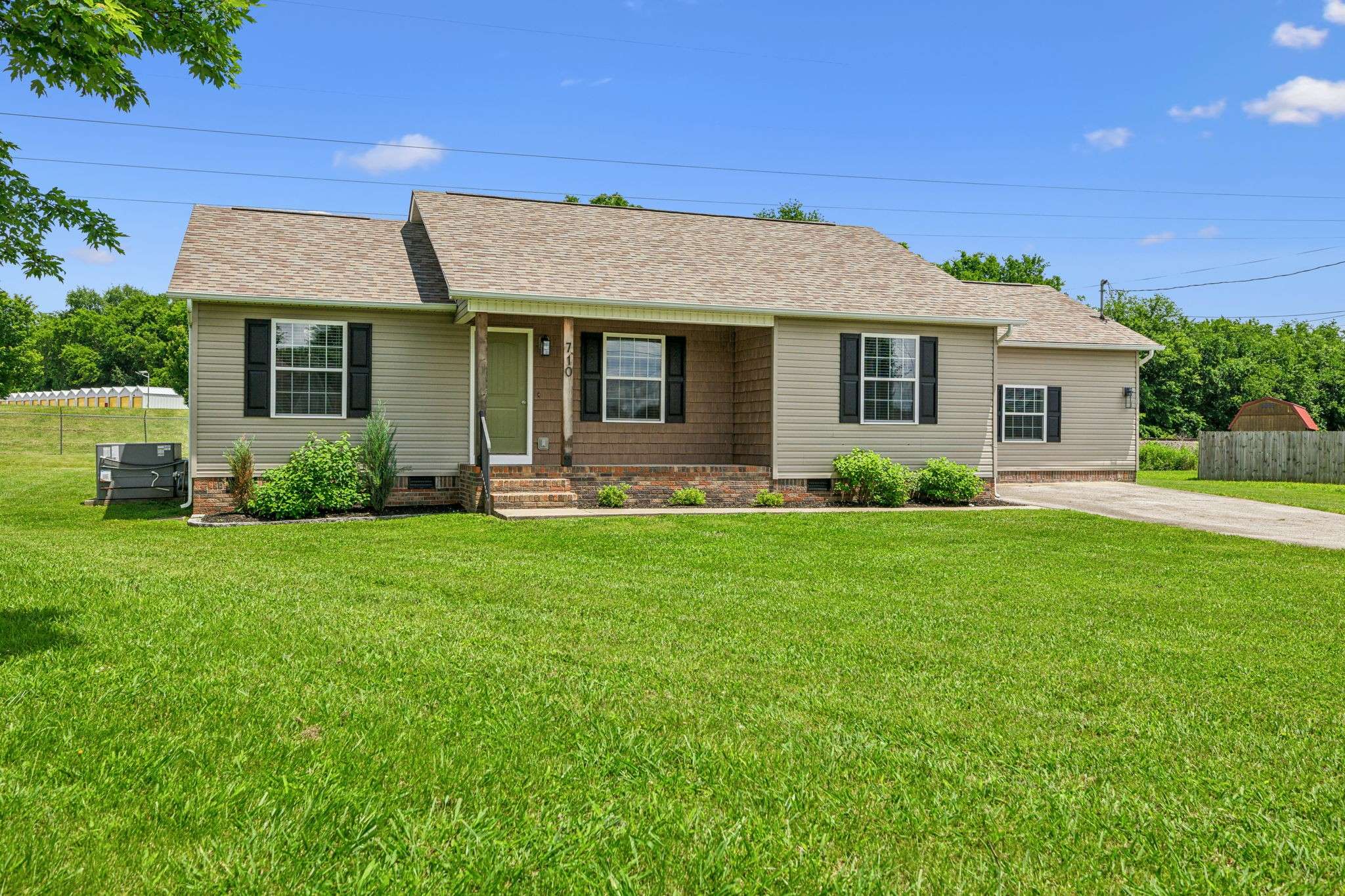 710 Krissy Ct, Columbia, TN 38401