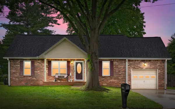 3387 Oak Park Dr, Clarksville, TN 37042