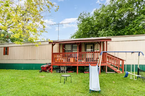 140 Plantation Dr, La Vergne, TN 37086