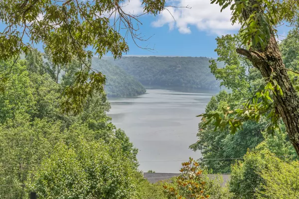 4250 Four Seasons Rd, Smithville, TN 37166