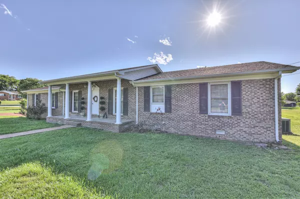 703 Dow Dr, Shelbyville, TN 37160