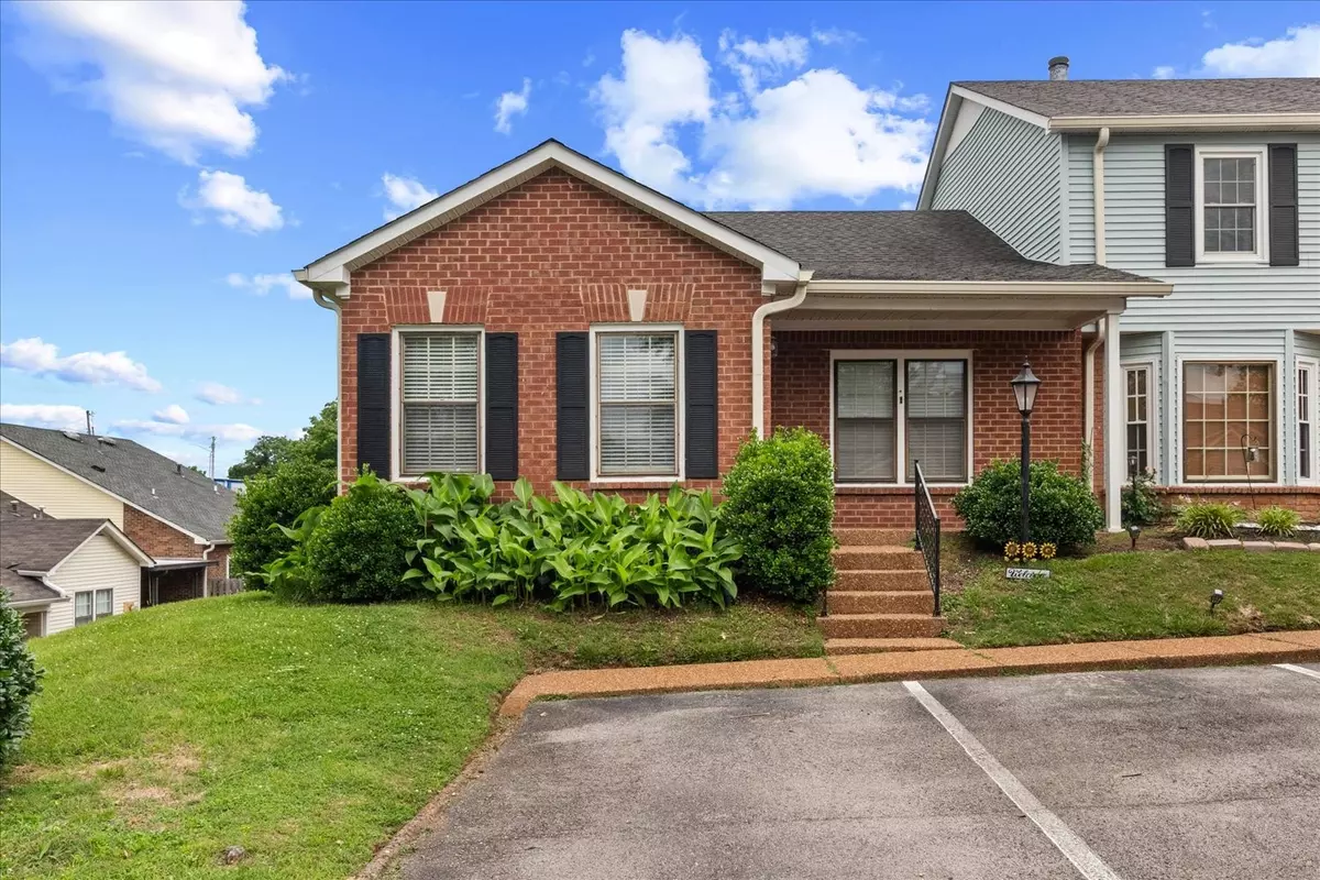 Columbia, TN 38401,2101 Benton Hall Ct
