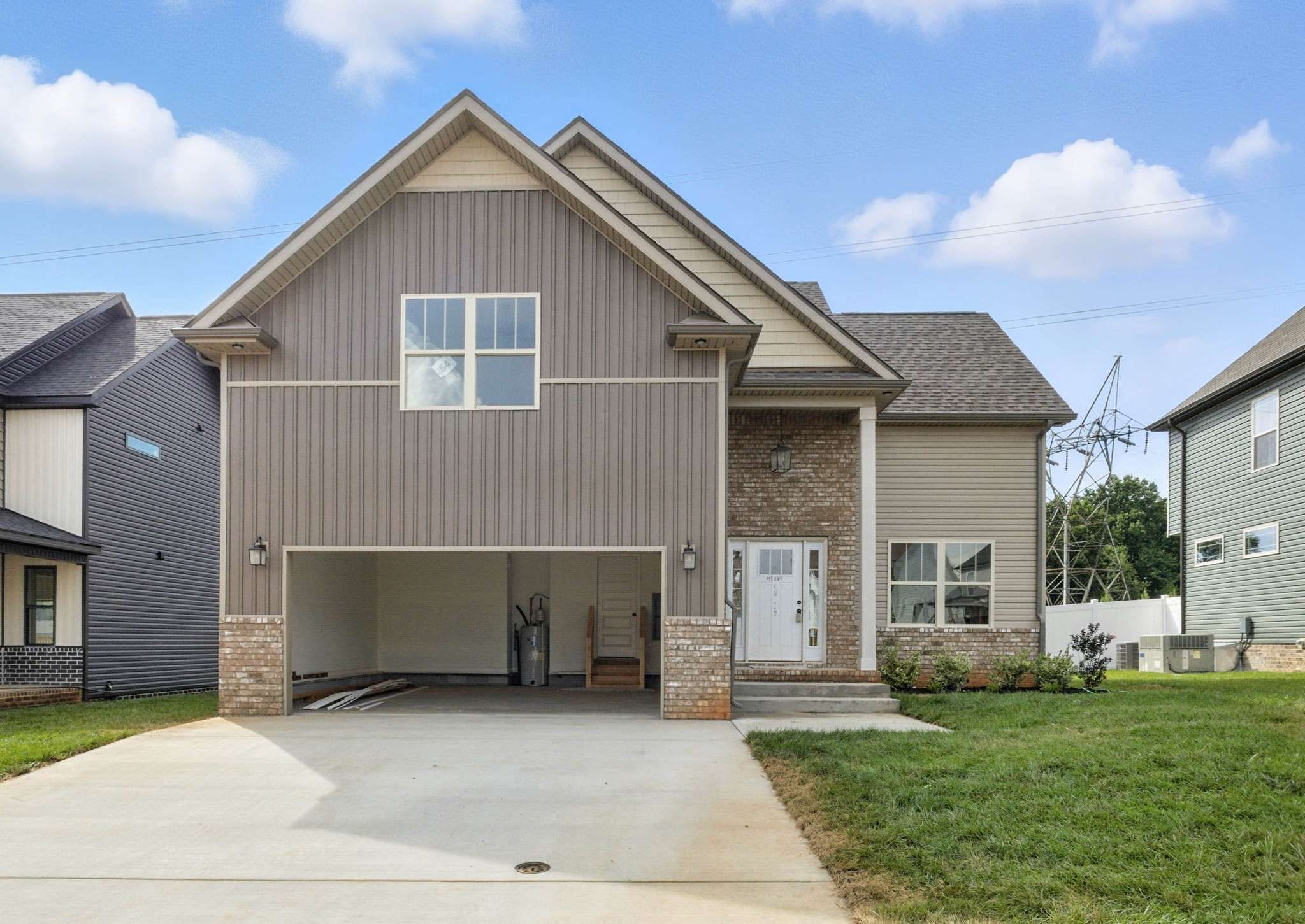 1737 Heritage Dr, Clarksville, TN 37043