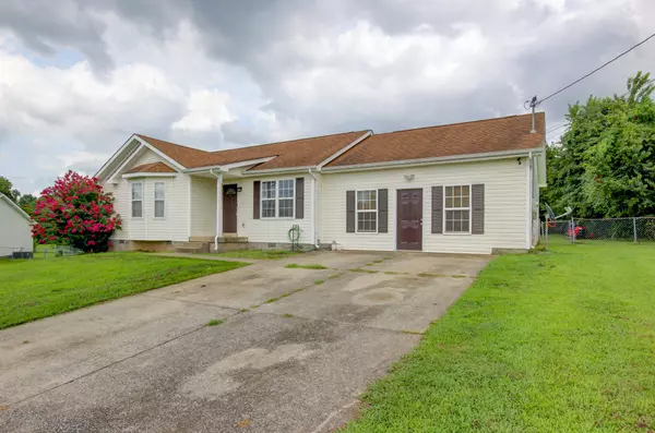 102 Bowers Ct, Oak Grove, KY 42262