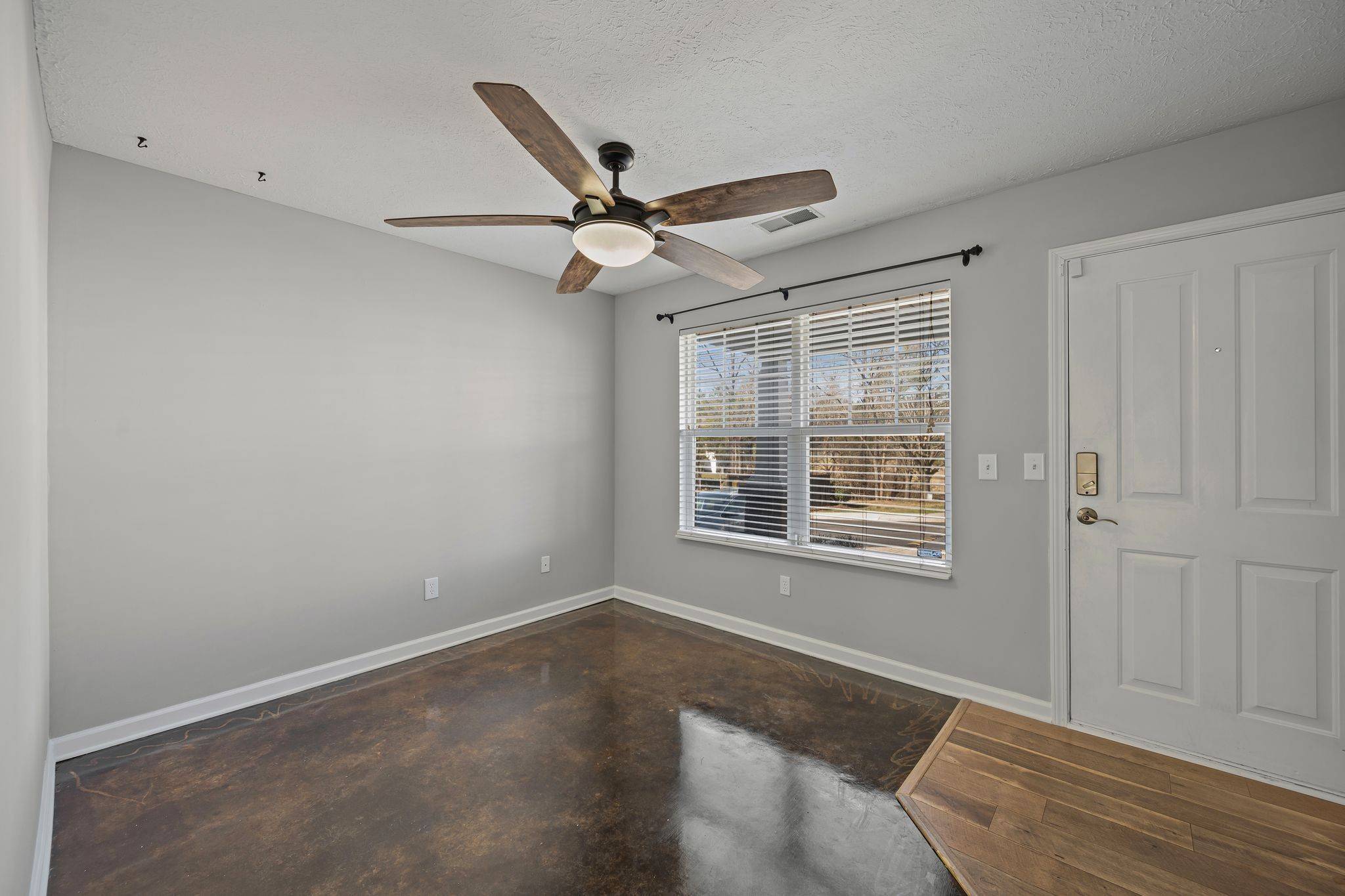 Nashville, TN 37217,710 Flintlock Ct