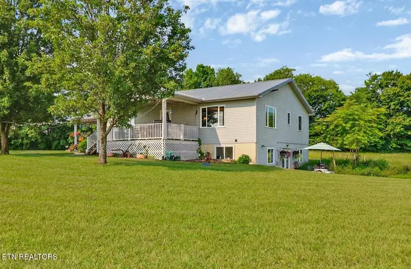 4250 Standing Rock Rd, Jamestown, TN 38556