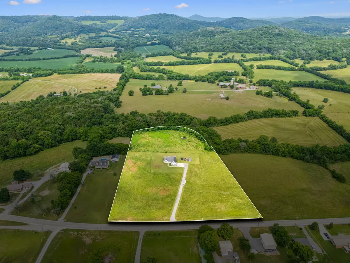 Bradyville, TN 37026,6658 Dug Hollow Rd