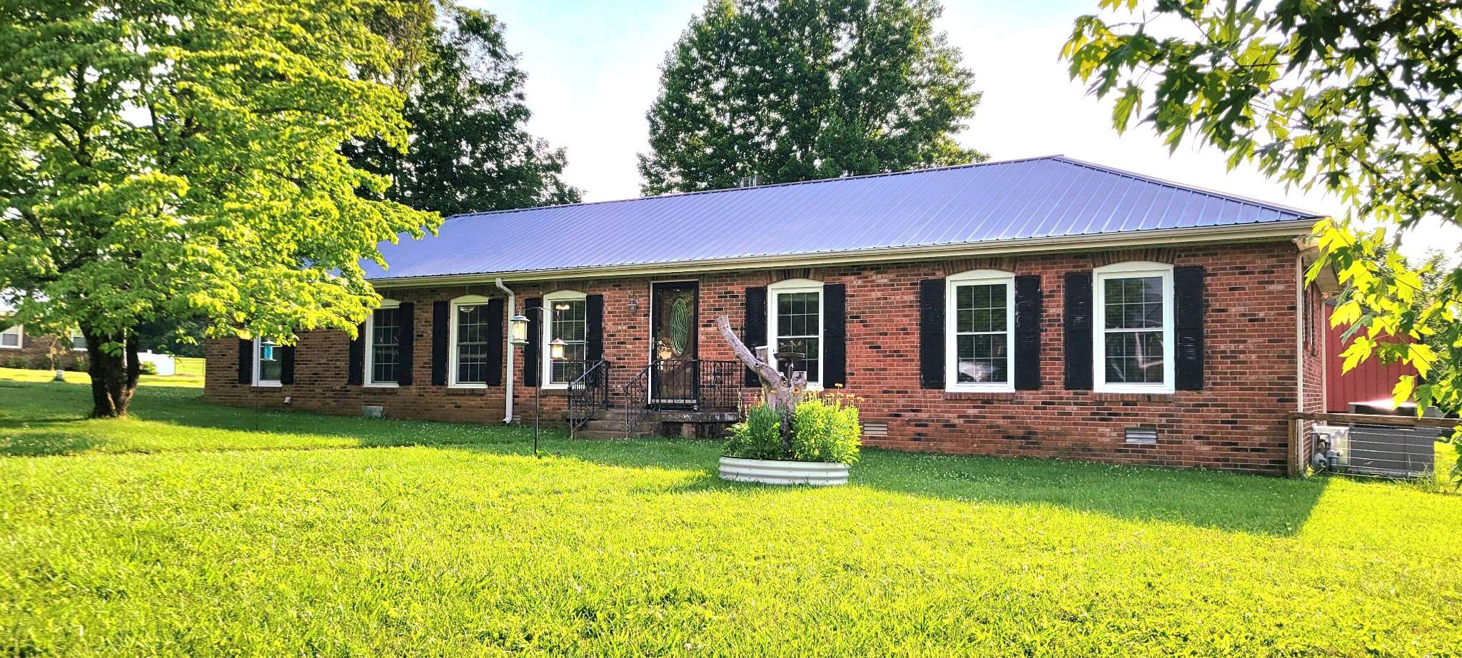 208 Royal Oak Dr, Dickson, TN 37055
