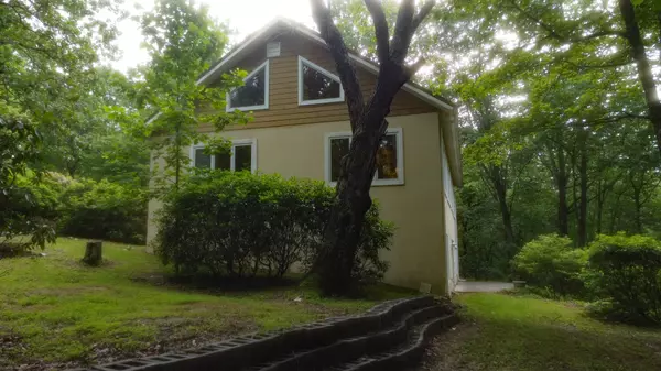 Sewanee, TN 37375,943 Old CCC Rd