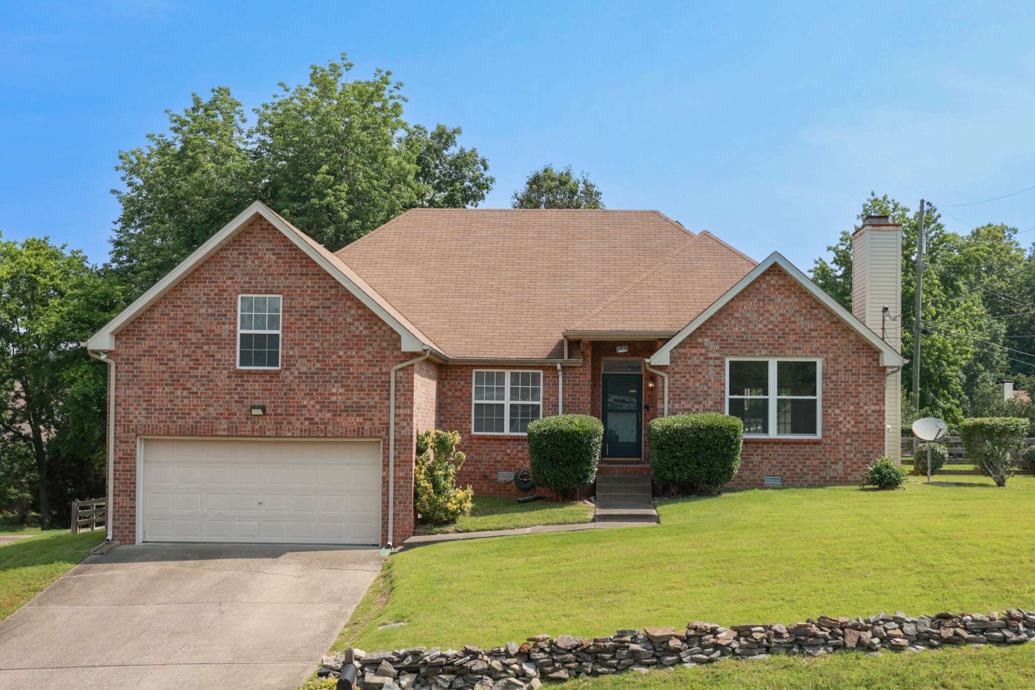 1905 Dunedin Dr, Old Hickory, TN 37138
