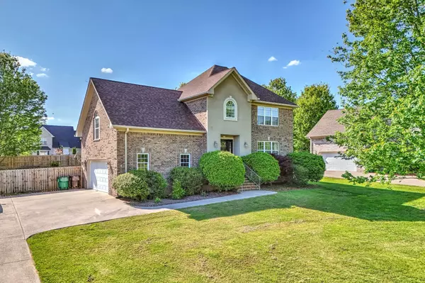 1038 Bending Chestnut Dr, Lebanon, TN 37087