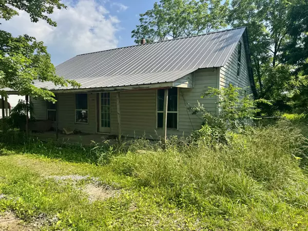 1070 W Rock Quarry Rd #W, Clarkrange, TN 38553