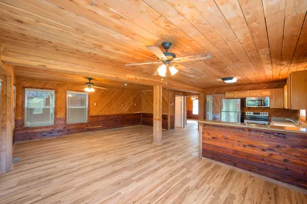 Decaturville, TN 38329,657 Gumdale Cv