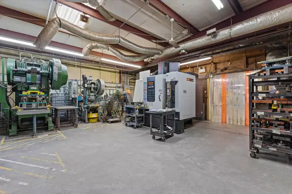 Ashland City, TN 37015,1094 N Main St