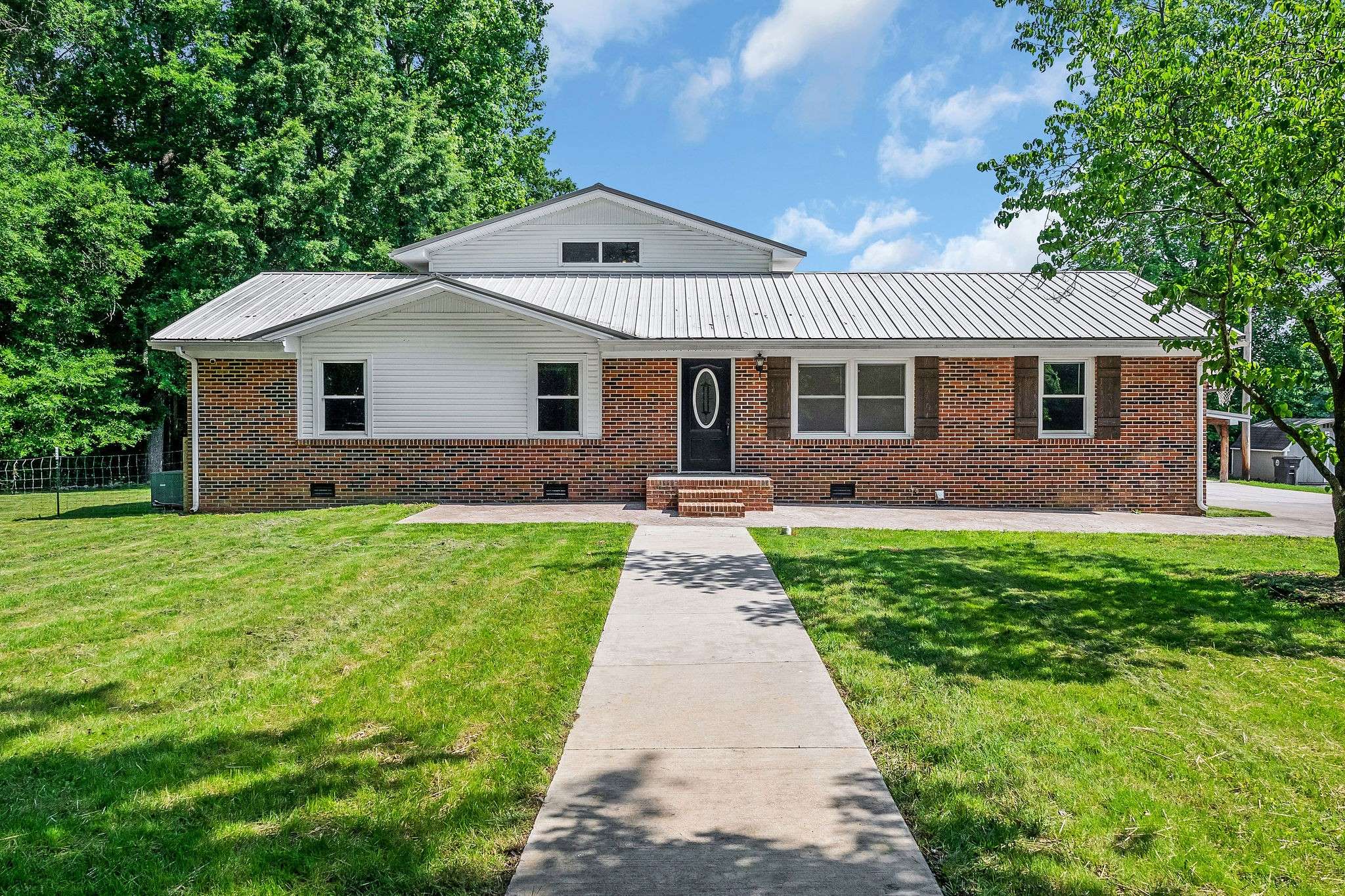 114 Thompson Ln, Cookeville, TN 38506