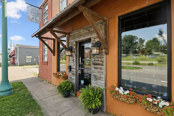 Clarksville, TN 37040,124 University Ave