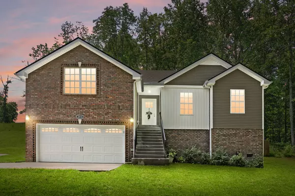 2816 E Old Ashland City Rd, Clarksville, TN 37043