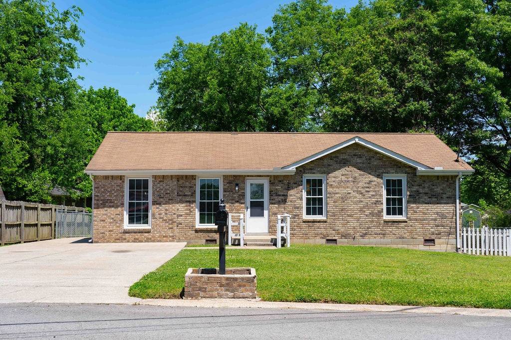 505 Savely Dr, Hendersonville, TN 37075