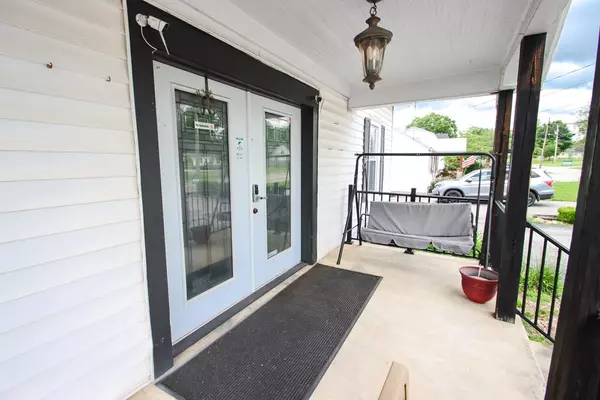 Sparta, TN 38583,107 N Spring St