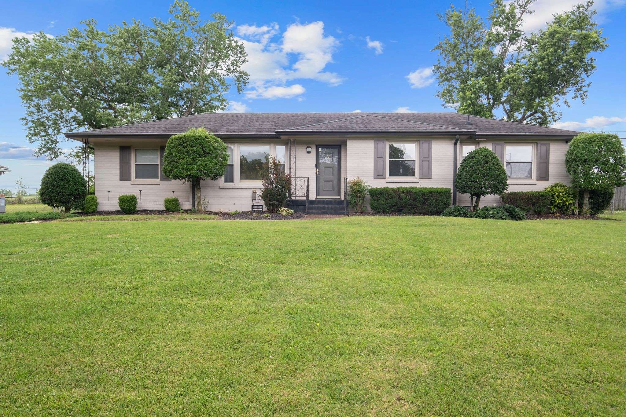 2451 Cabin Hill Rd, Nashville, TN 37214