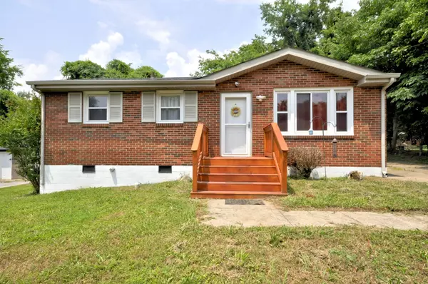 15 DORTCH ST, Clarksville, TN 37040