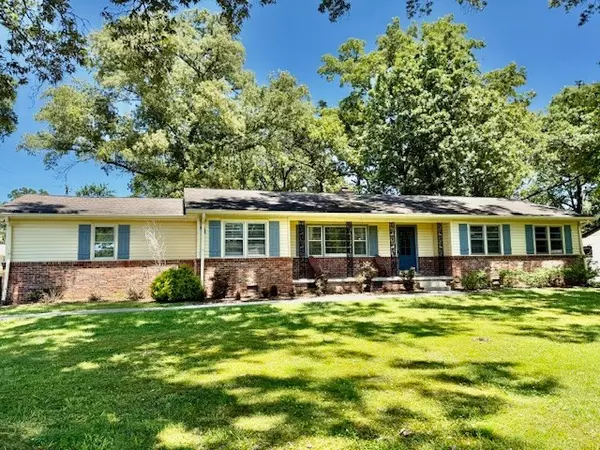608 Bragg Cir, Tullahoma, TN 37388