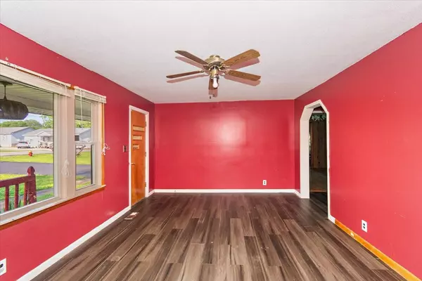 Lafayette, TN 37083,309 Bratton Ave