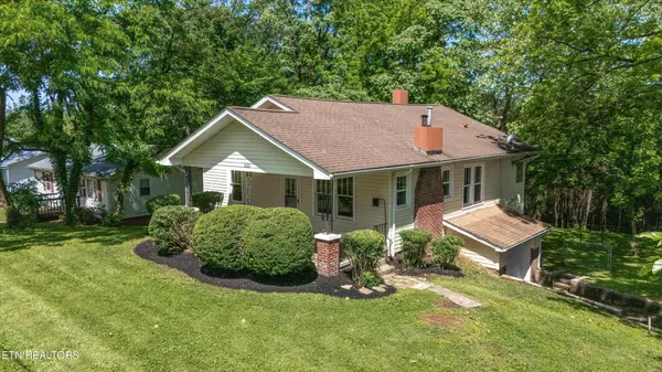 Knoxville, TN 37917,1633 Hutchinson Ave