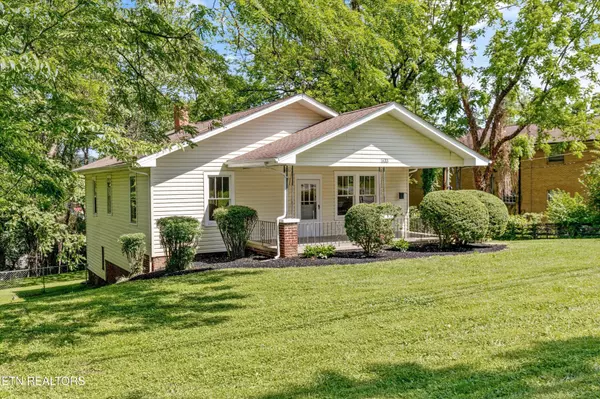 Knoxville, TN 37917,1633 Hutchinson Ave