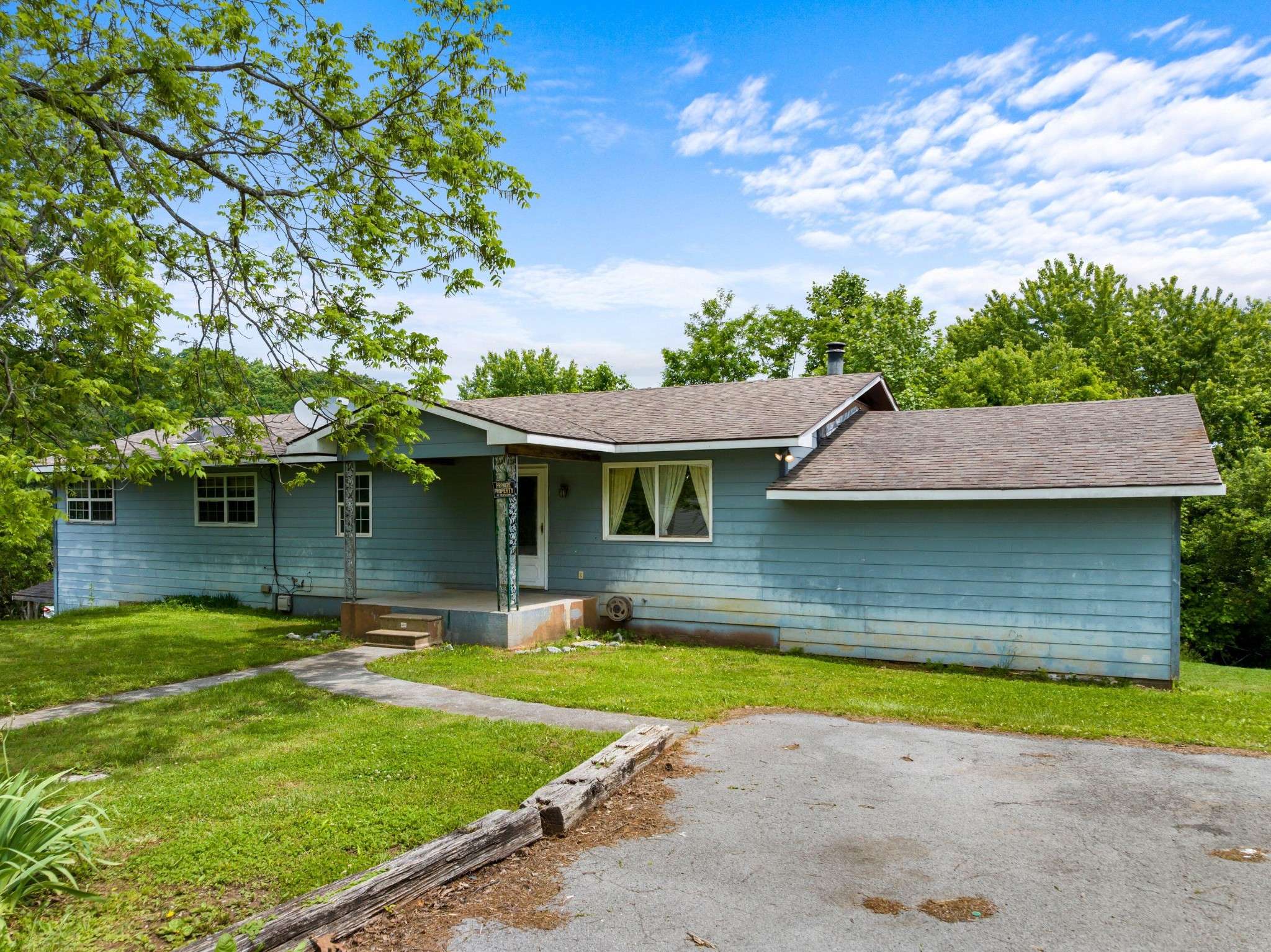 210 Welch RD, Tazewell, TN 37879