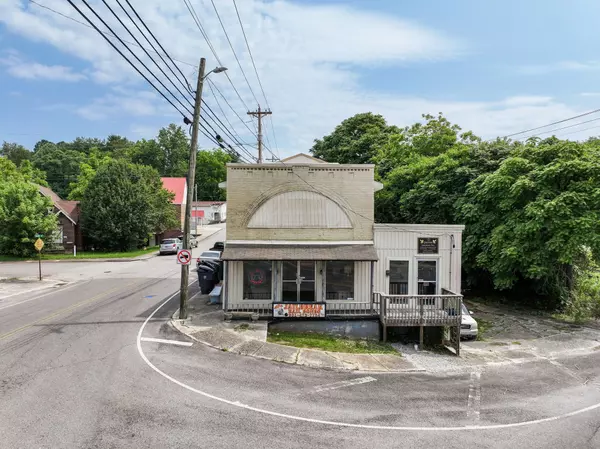 Mcminnville, TN 37110,100 W Sparta St