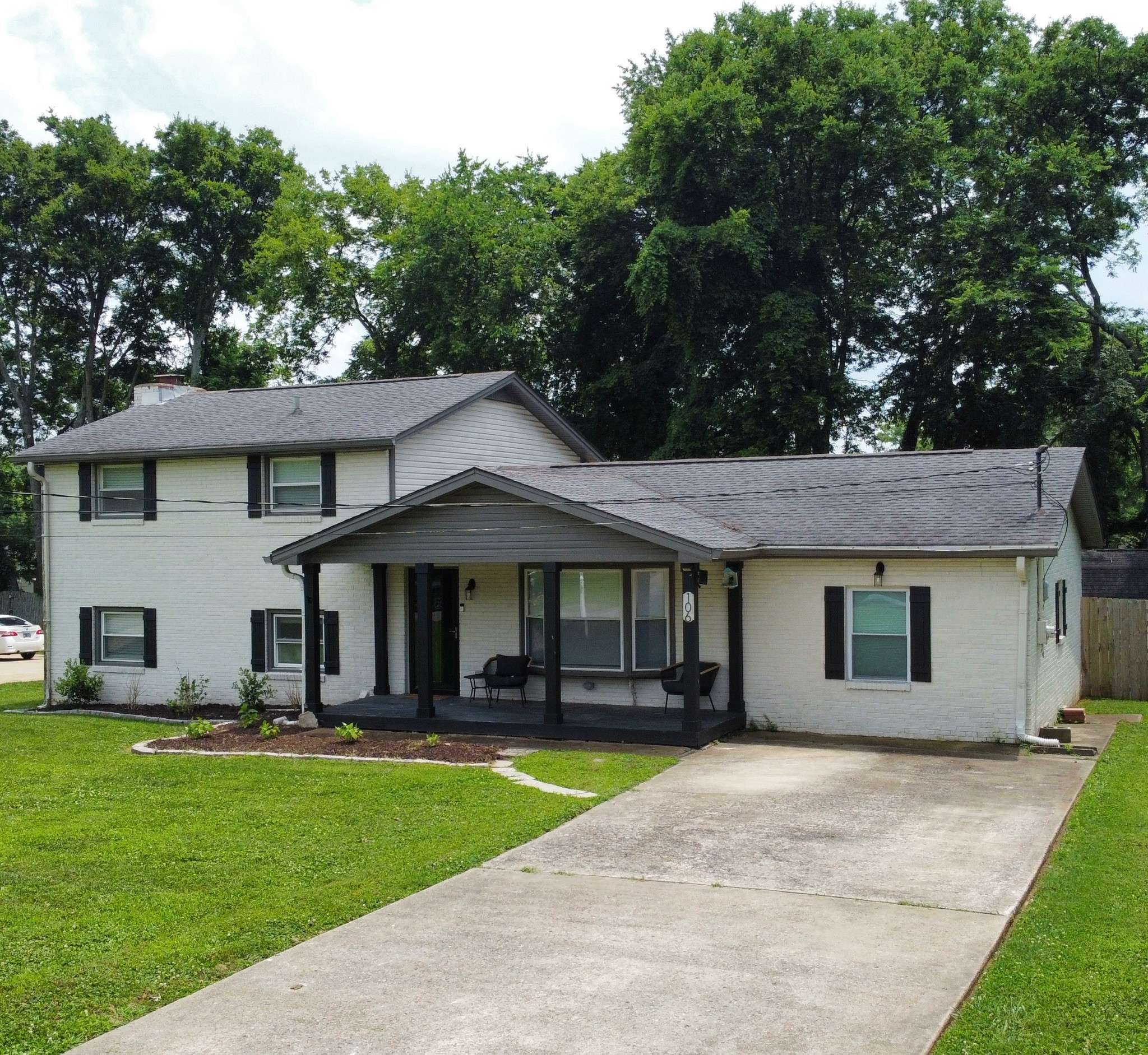 Hendersonville, TN 37075,106 Colonial Dr