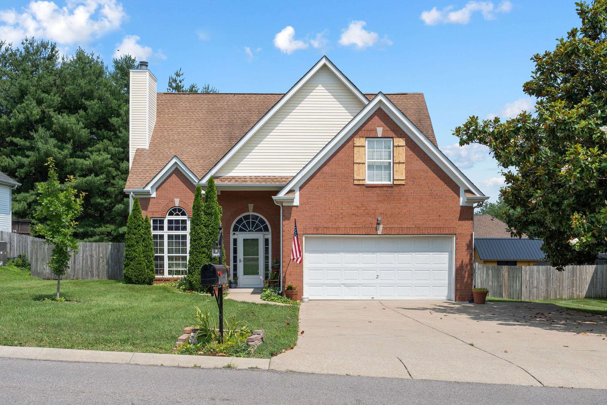 2104 Loudenslager Dr, Thompsons Station, TN 37179