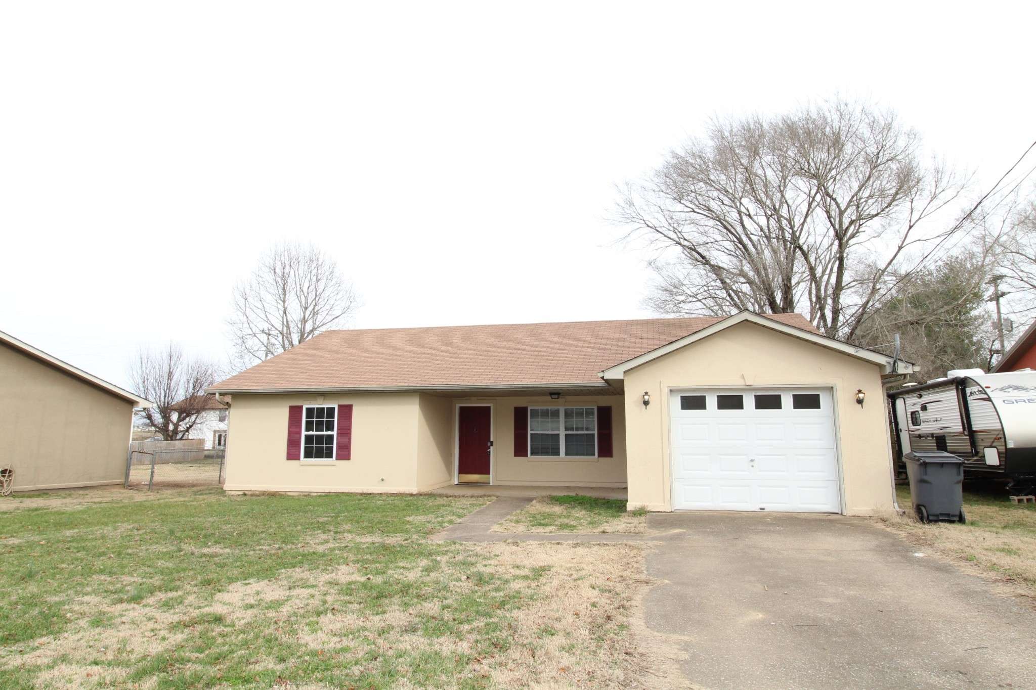 1174 Schatten St, Oak Grove, KY 42262