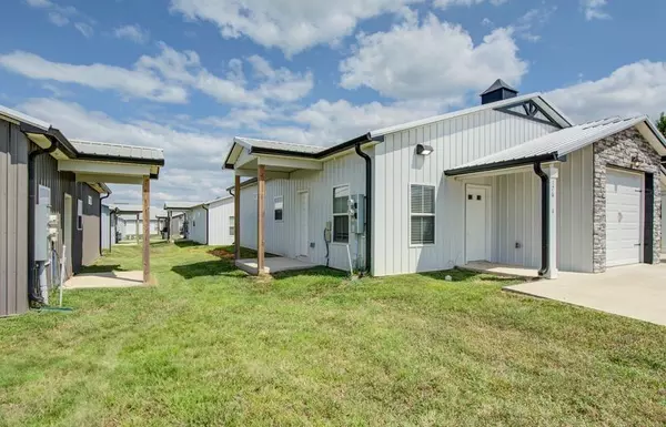 Clarksville, TN 37043,176 BAINBRIDGE DRIVE #A