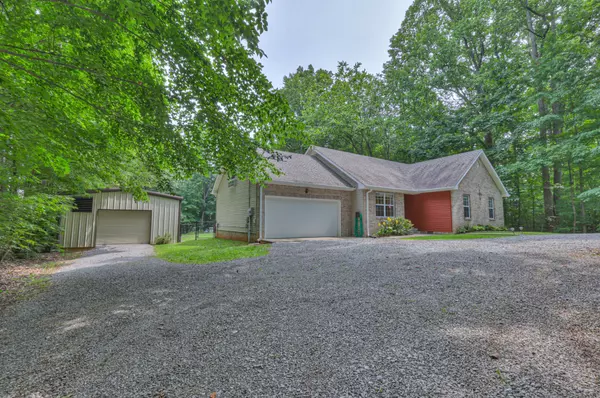 Chapmansboro, TN 37035,1147 Dimple Rd