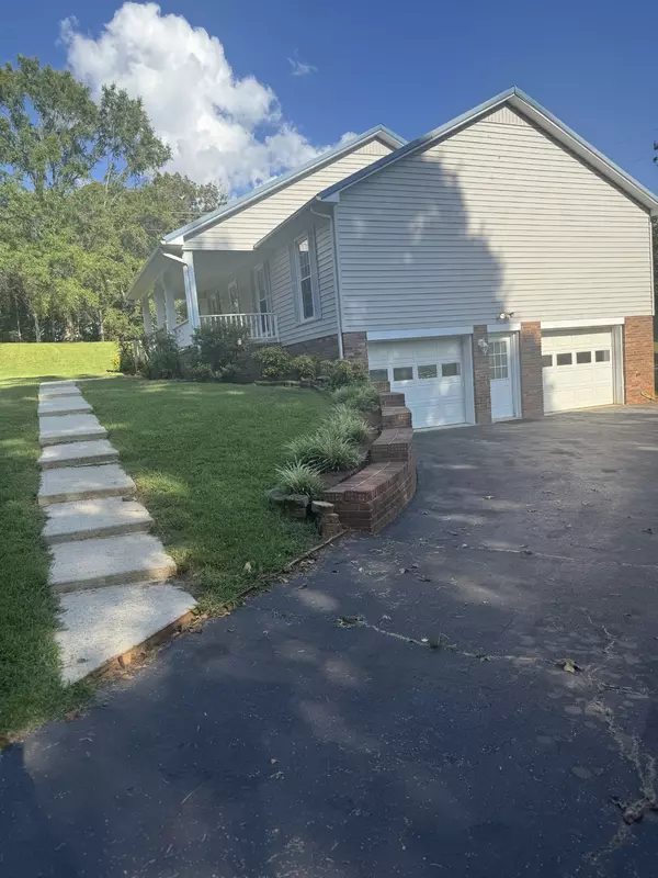 Sparta, TN 38583,141 Ray Cemetery Rd