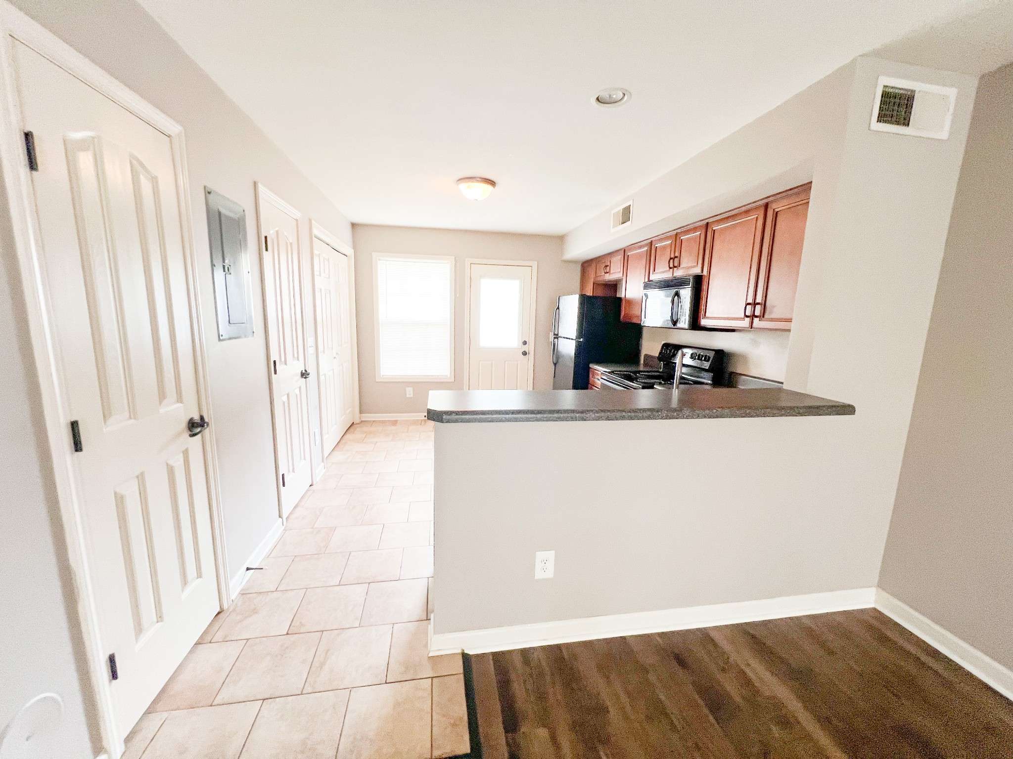Clarksville, TN 37042,1221 Ash Ridge Dr #E