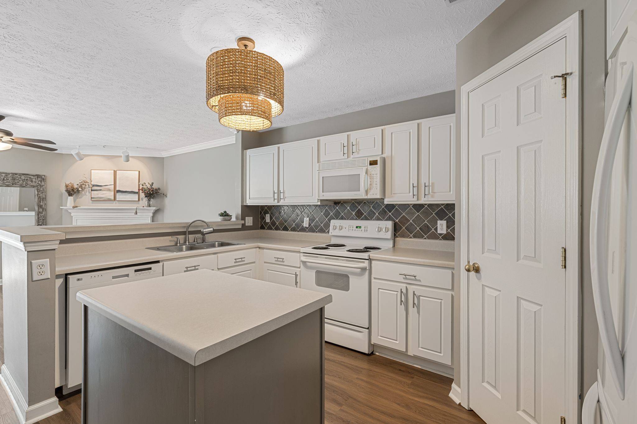 Nashville, TN 37217,650 Flintlock Ct