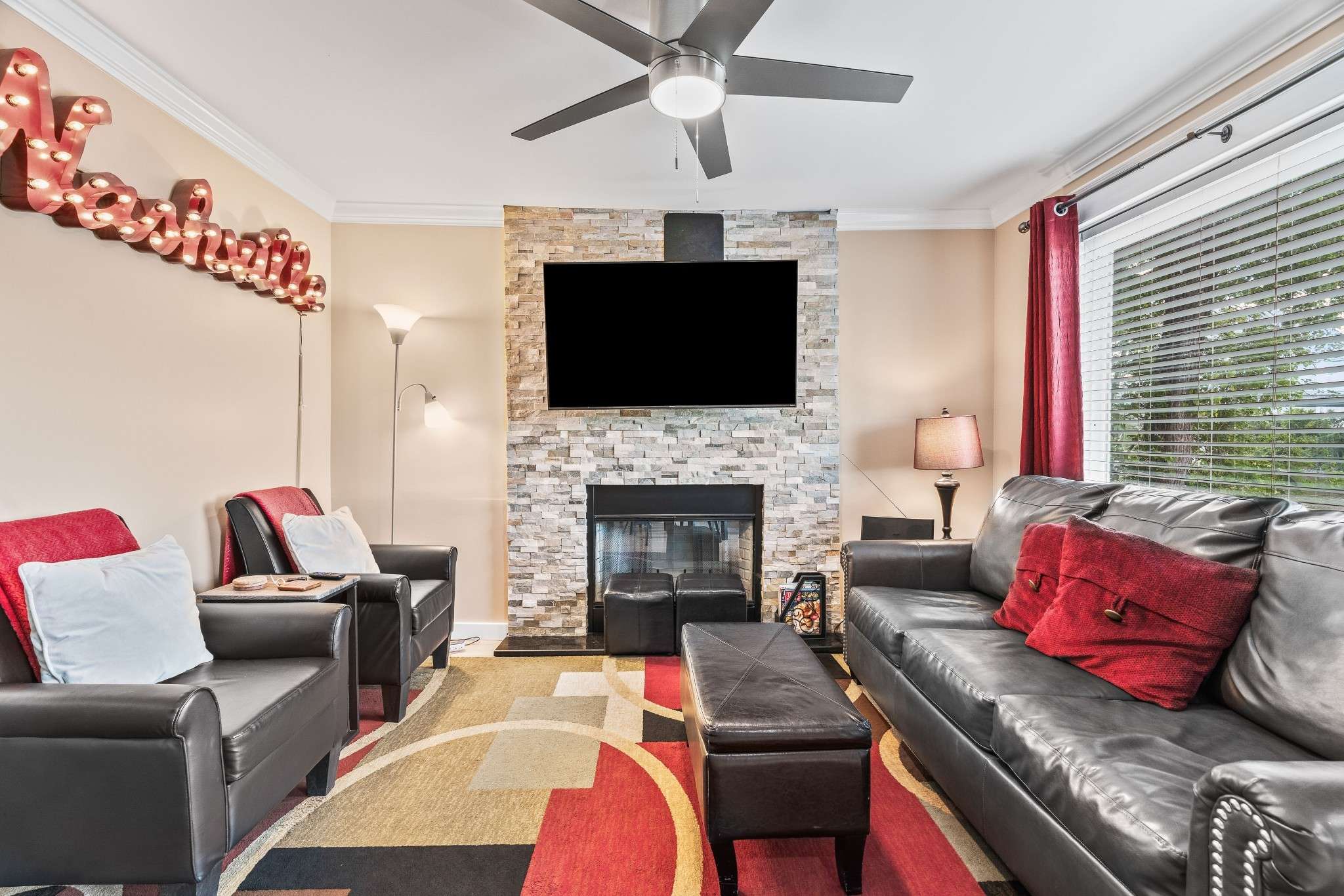 Nashville, TN 37201,902 1st Ave #N