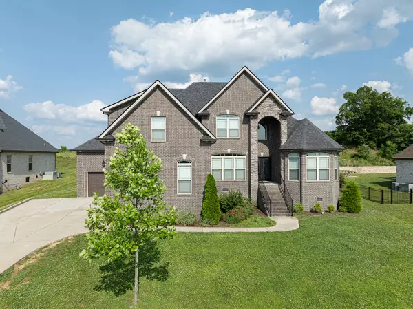 160 Dobson Knob Trl, Nolensville, TN 37135